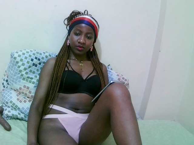pretty-alice live cam on BongaCams