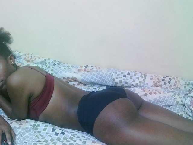 pretty-alice live cam on BongaCams