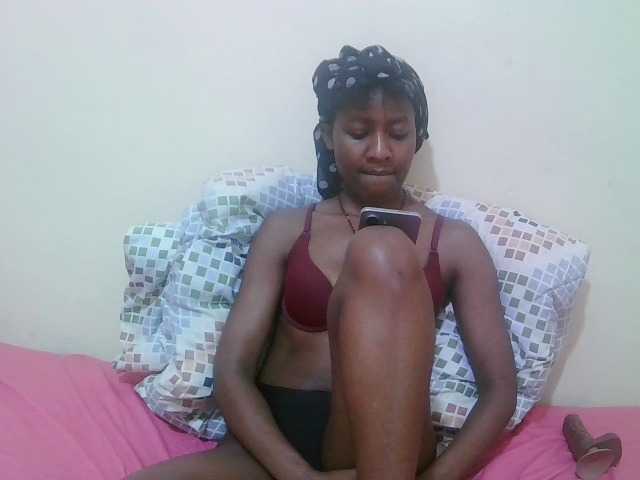 pretty-alice live cam on BongaCams