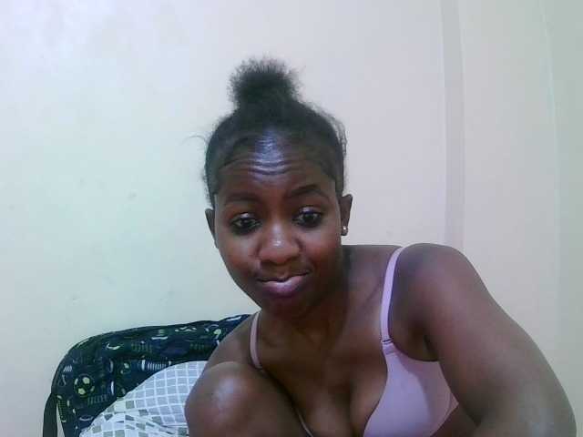 pretty-alice live cam on BongaCams