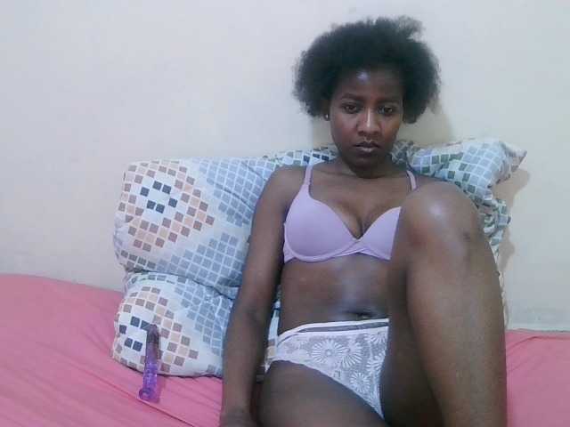 pretty-alice live cam on BongaCams