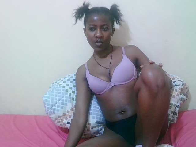 pretty-alice live cam on BongaCams