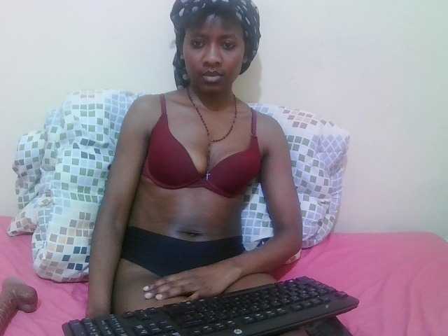 pretty-alice live cam on BongaCams
