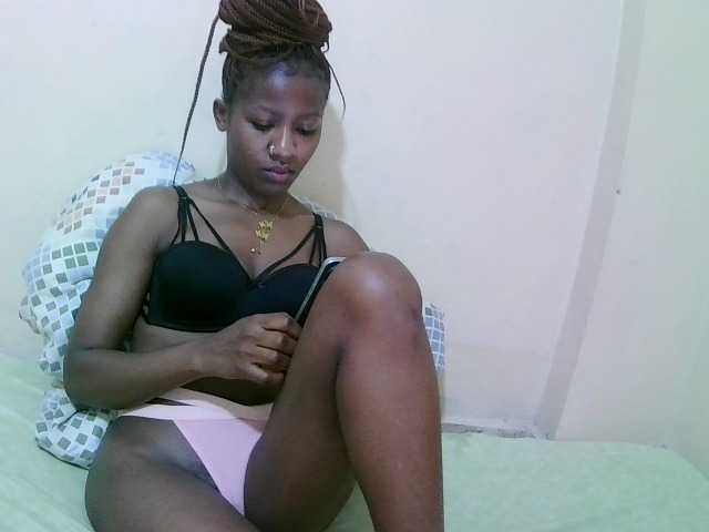 pretty-alice live cam on BongaCams