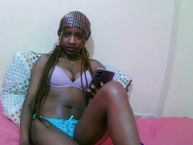 pretty-alice live cam on BongaCams