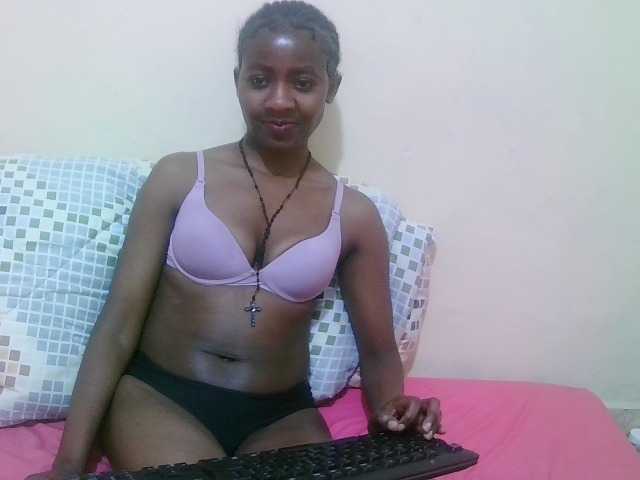 pretty-alice live cam on BongaCams