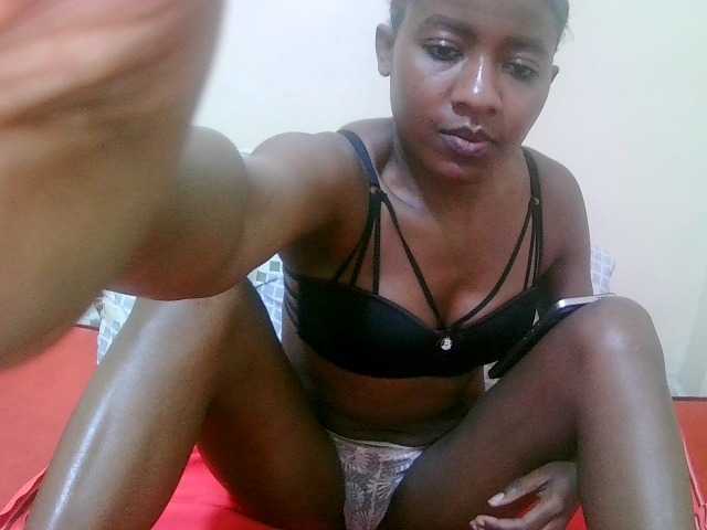 pretty-alice live cam on BongaCams