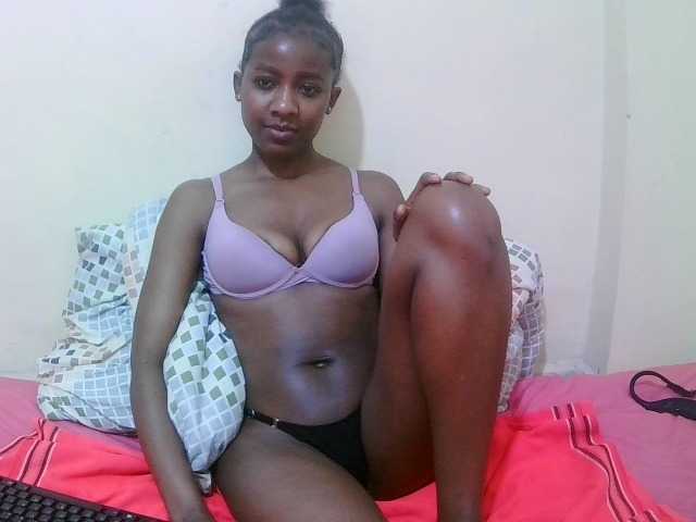 pretty-alice live cam on BongaCams