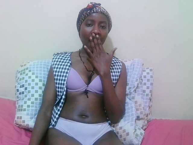 pretty-alice live cam on BongaCams