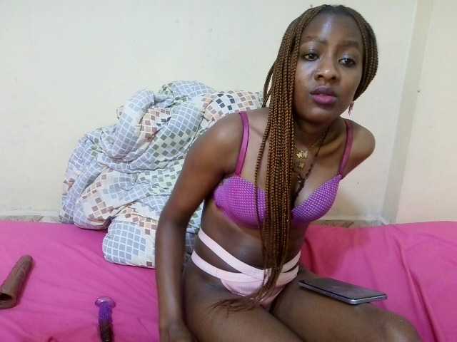 pretty-alice live cam on BongaCams