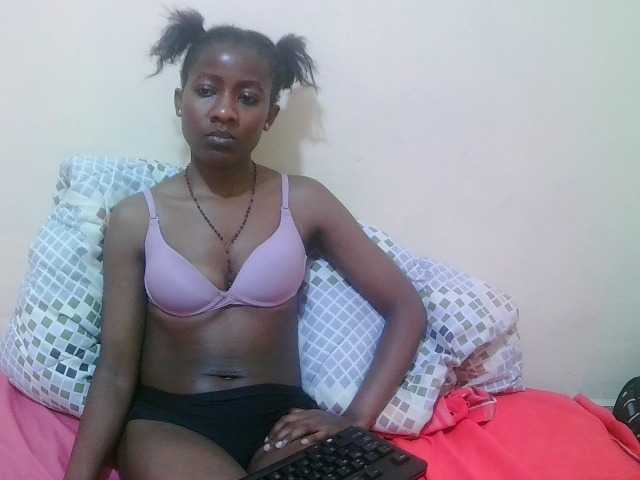 pretty-alice live cam on BongaCams