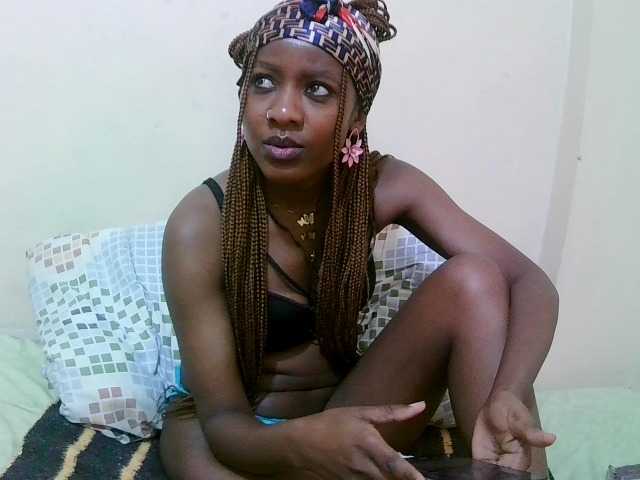 pretty-alice live cam on BongaCams