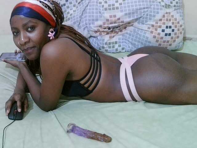 pretty-alice live cam on BongaCams