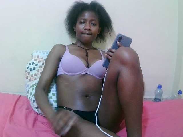 pretty-alice live cam on BongaCams
