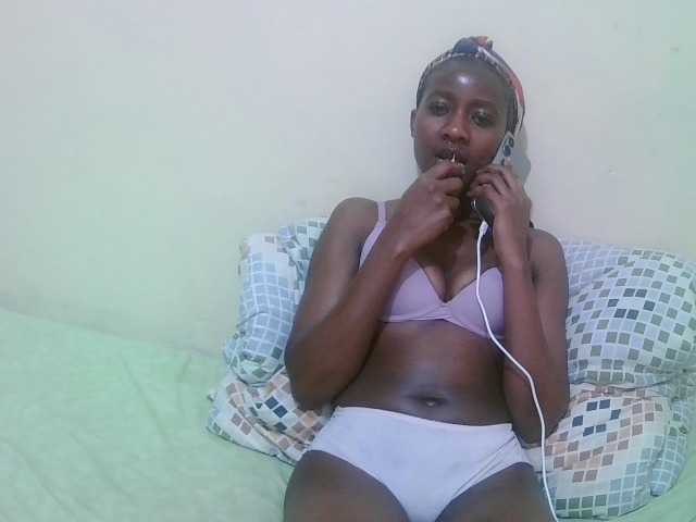 pretty-alice live cam on BongaCams