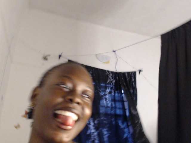 Eboni-hotboobs live cam on BongaCams