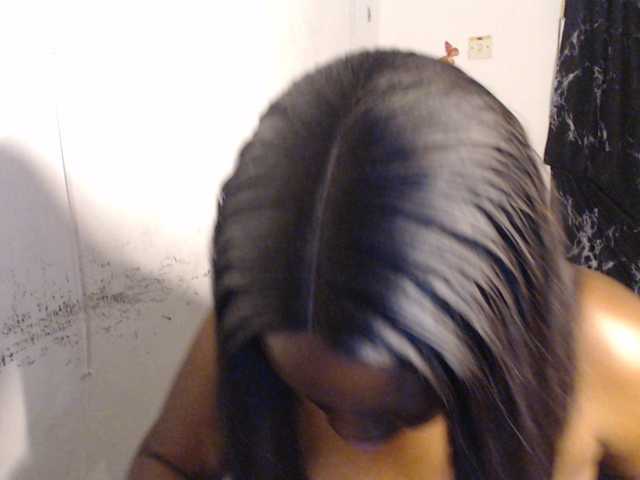 Eboni-hotboobs live cam on BongaCams