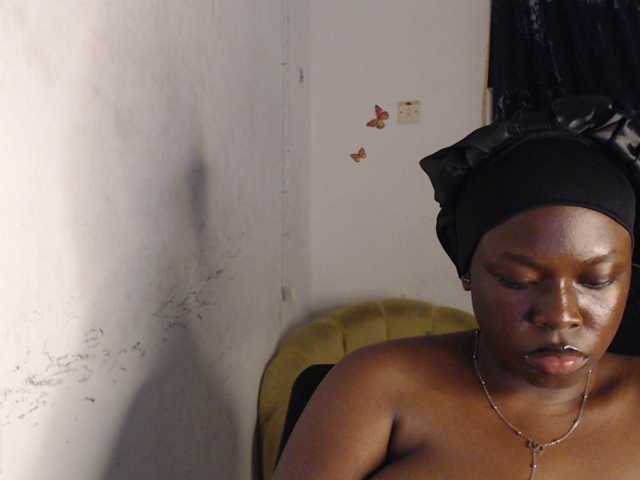 Eboni-hotboobs, live now on BongaCams