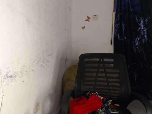 Eboni-hotboobs live cam on BongaCams