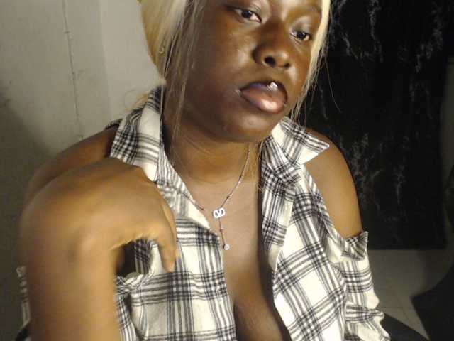 Eboni-hotboobs