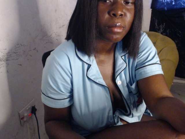 Eboni-hotboobs live cam on BongaCams