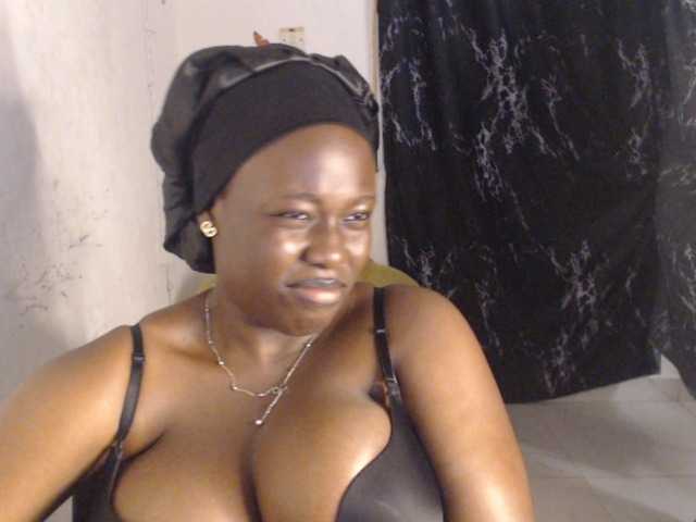 Eboni-hotboobs