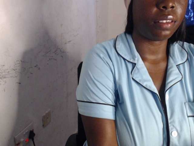 Eboni-hotboobs live cam on BongaCams