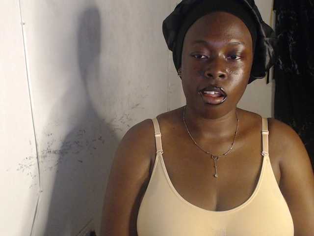 Eboni-hotboobs live cam preview
