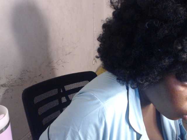 Eboni-hotboobs live cam on BongaCams