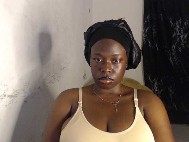 Eboni-hotboobs live cam preview