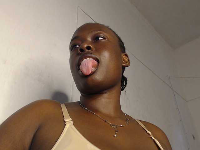 Eboni-hotboobs live cam on BongaCams