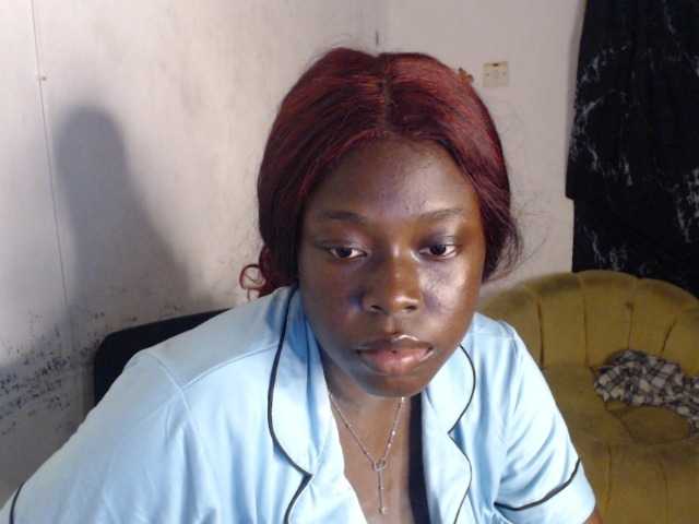 Eboni-hotboobs live cam on BongaCams