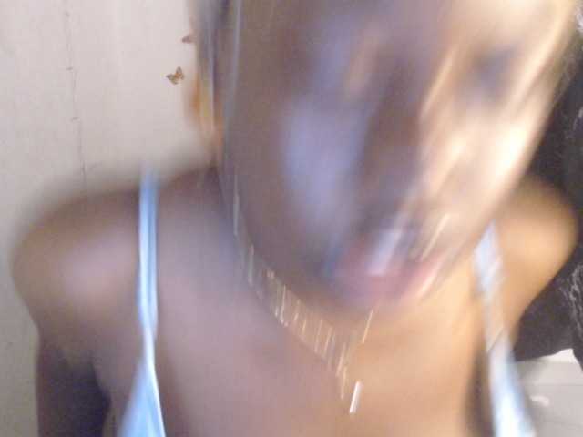 Eboni-hotboobs live cam on BongaCams