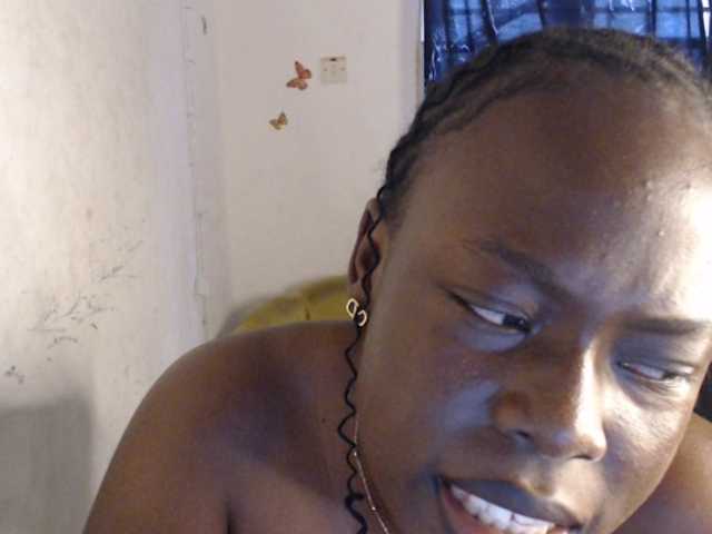 Eboni-hotboobs live cam preview