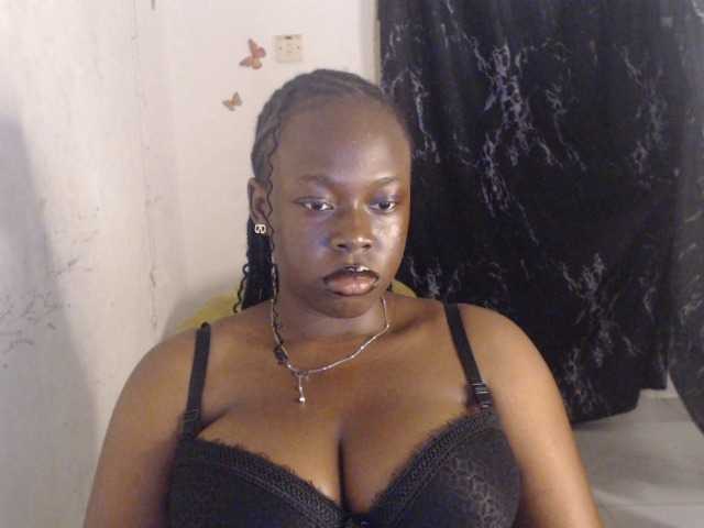 Eboni-hotboobs live cam on BongaCams