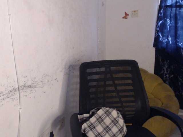 Eboni-hotboobs live cam on BongaCams