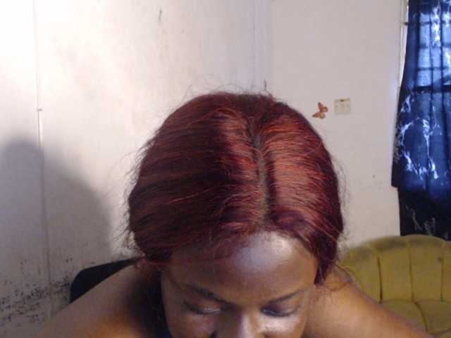 Eboni-hotboobs live cam on BongaCams