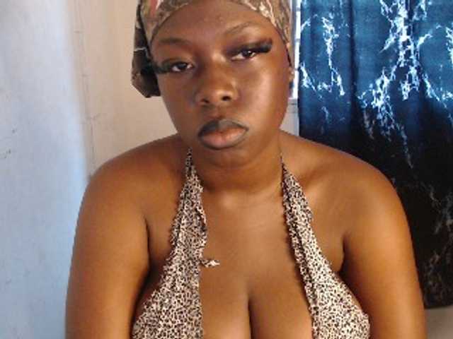 Eboni-hotboobs