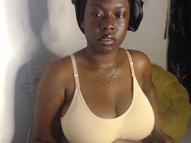 Eboni-hotboobs