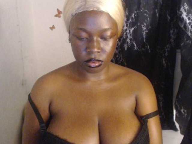Eboni-hotboobs