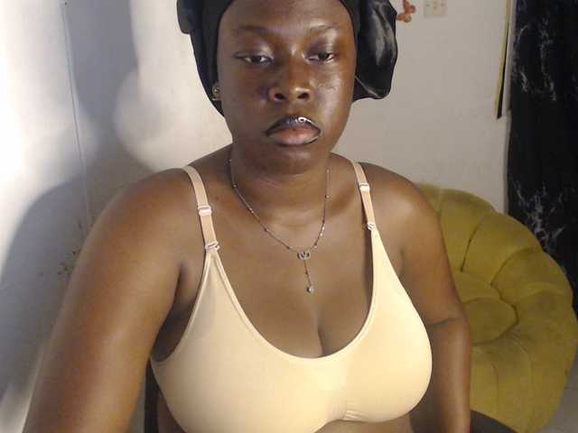 Eboni-hotboobs
