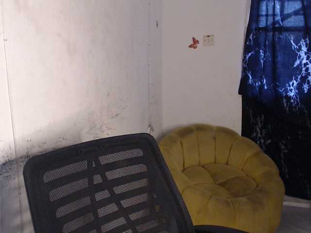 Eboni-hotboobs live cam on BongaCams