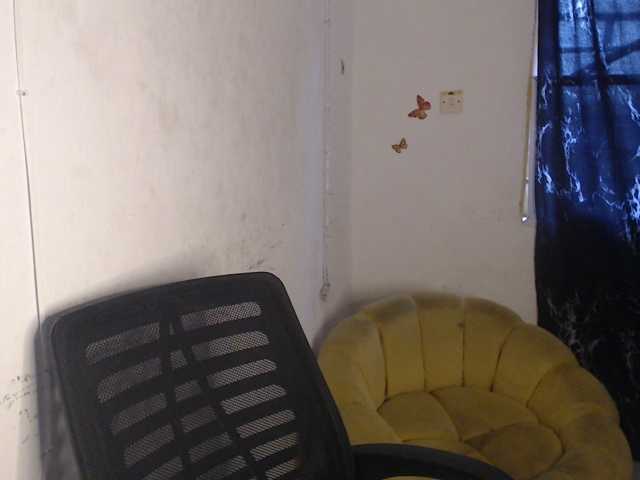 Eboni-hotboobs live cam preview
