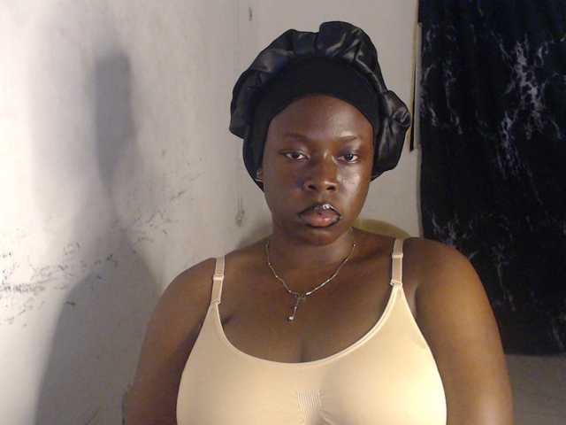 Eboni-hotboobs live cam preview