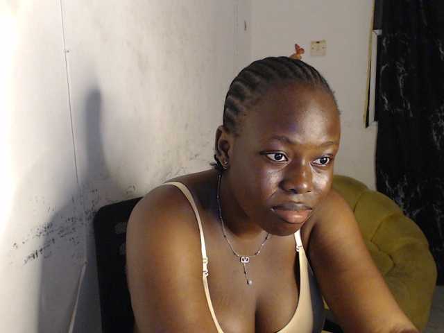 Eboni-hotboobs live cam on BongaCams