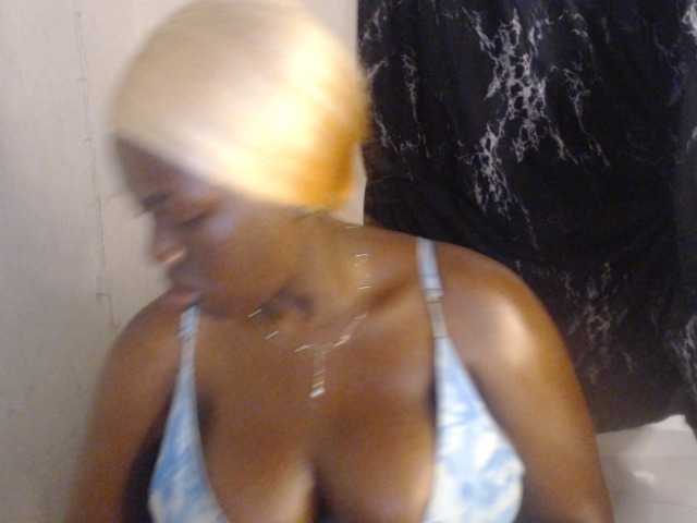 Eboni-hotboobs