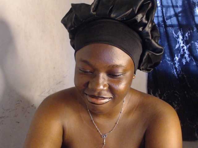Eboni-hotboobs, live now on BongaCams