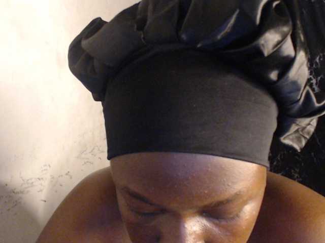 Eboni-hotboobs live cam preview