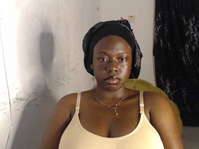 Eboni-hotboobs live cam preview