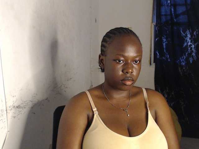 Eboni-hotboobs live cam on BongaCams